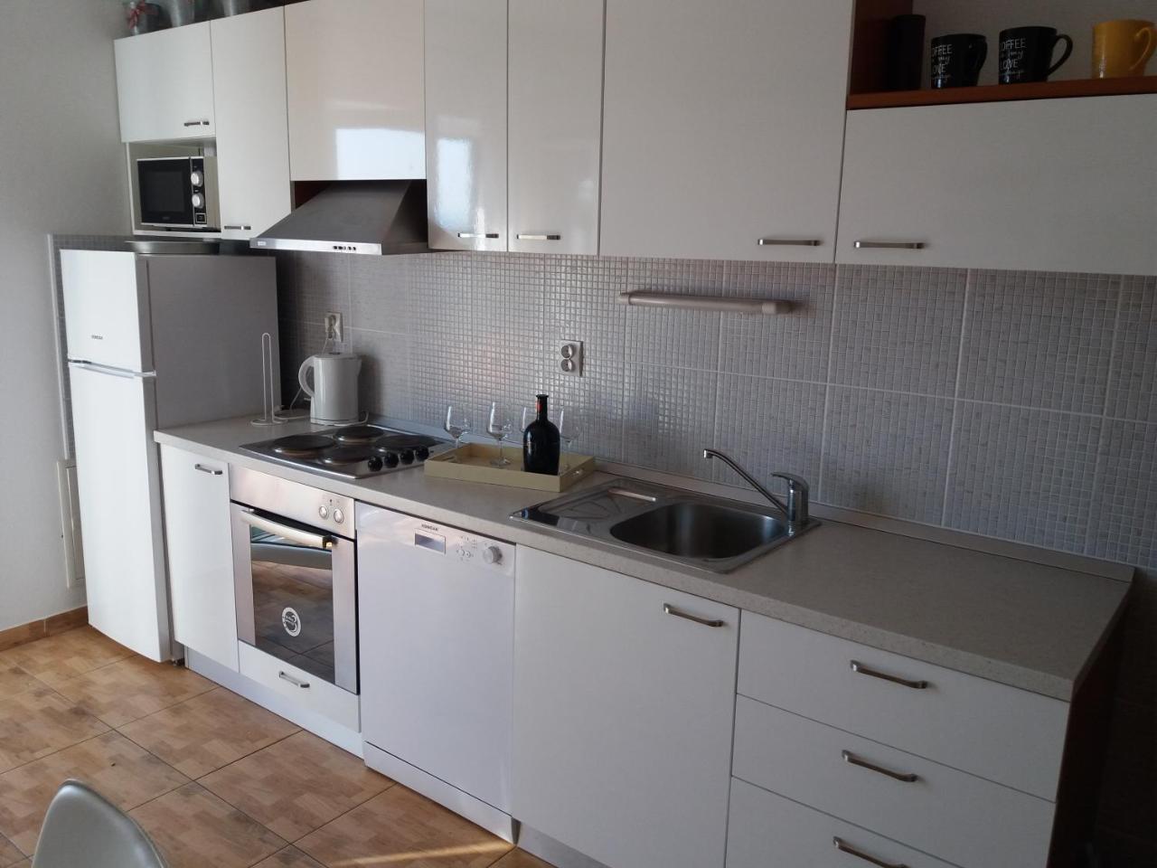 Apartments Jana Макарска Экстерьер фото